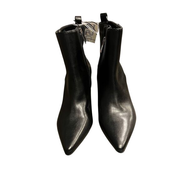 Unisa NWT heeled booties size 5.5 - Picture 1 of 3